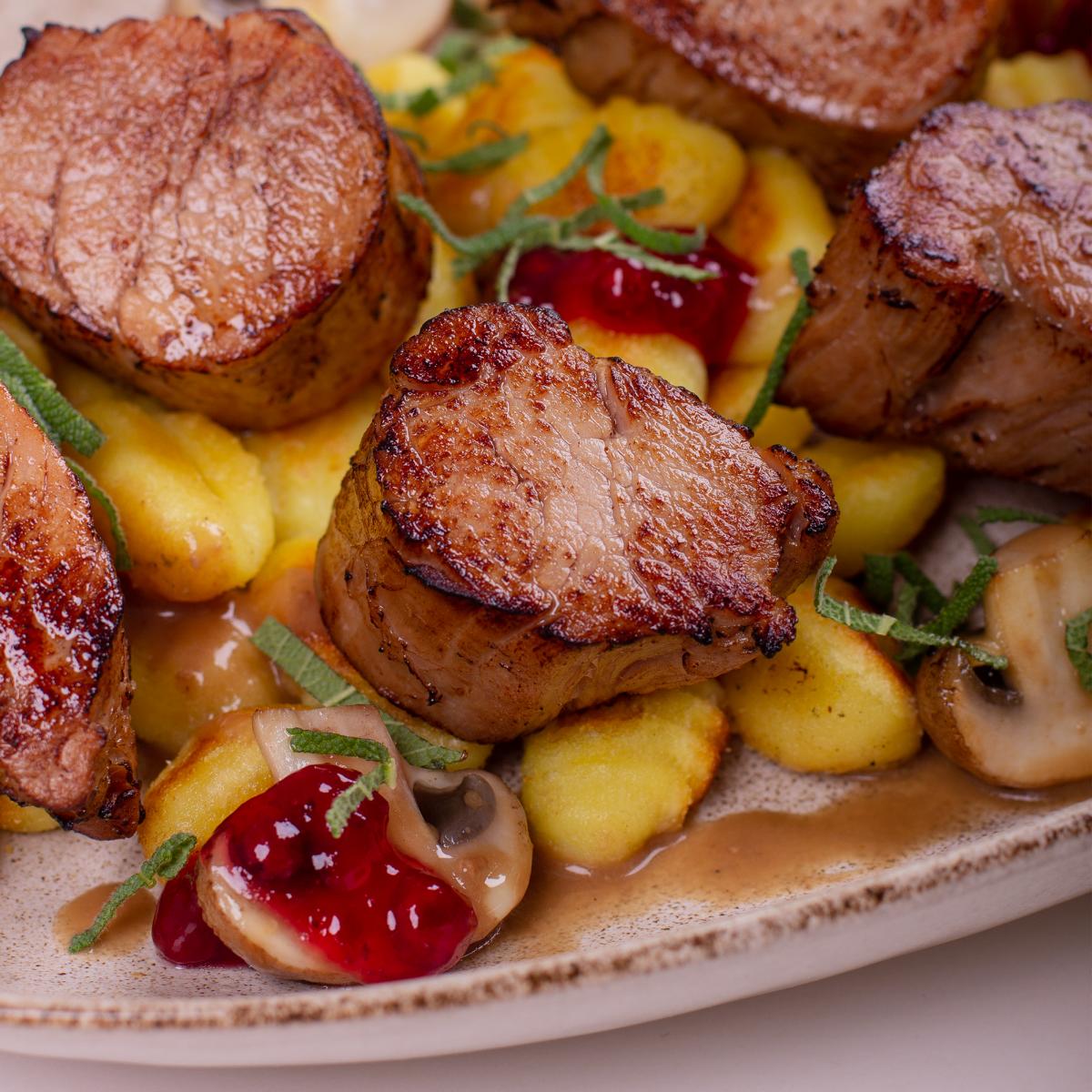 Schweinefilet in Schwammerlrahm